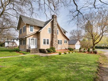 1212 Roanoke Avenue
