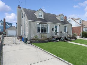 278 Dogwood Road, Valley Stream NY 11580