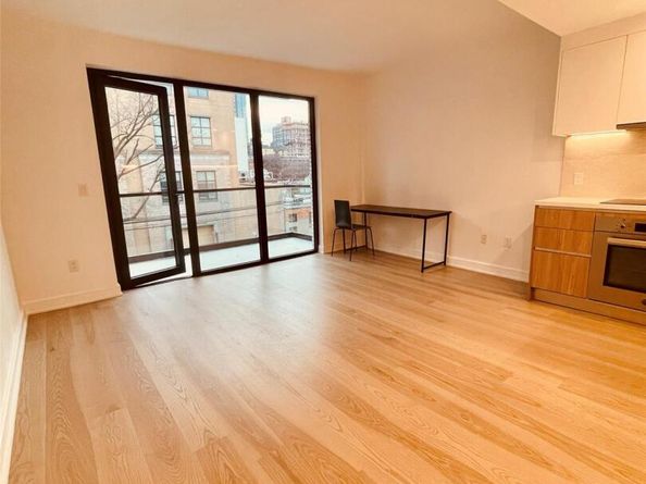 27-09 40TH Avenue 3D, Long Island City NY 11101