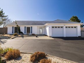 65 Shore Drive S, Copiague NY 11726