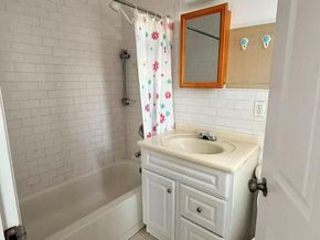 140-37 Cherry Avenue 8A, Flushing NY 11355