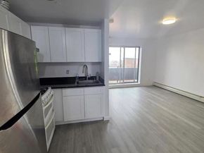 140-37 Cherry Avenue 8A, Flushing NY 11355