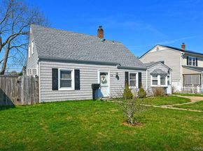 74 Rope Lane, Levittown NY 11756