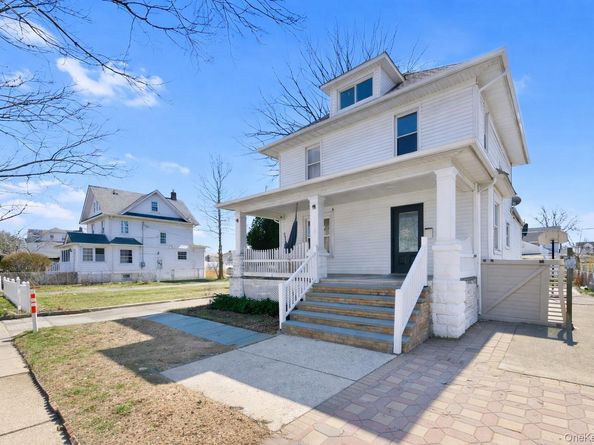 116 Oak Avenue, Hempstead NY 11550