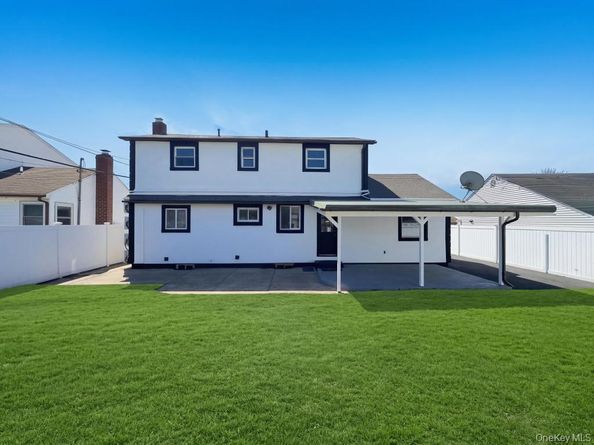 61 Cheshire Road, Bethpage NY 11714