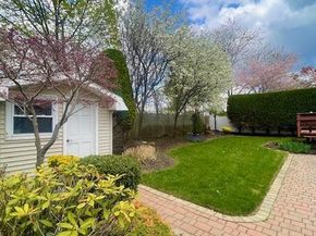 322 Grover Avenue N, Massapequa Park NY 11762
