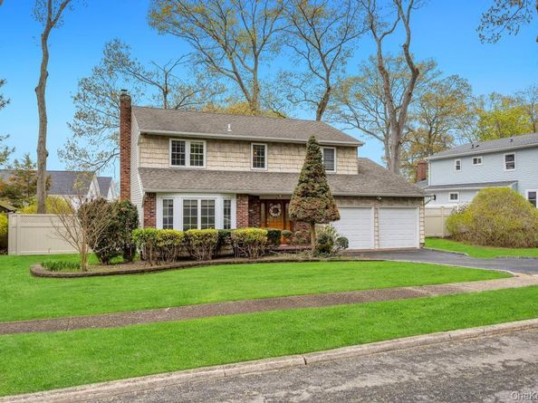 9 Chester Street, Smithtown NY 11787