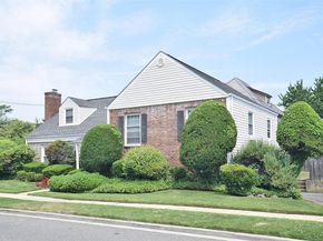 283 Princeton Road, Rockville Centre NY 11570