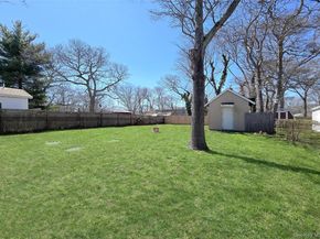 20 Daisy Place, Selden NY 11784