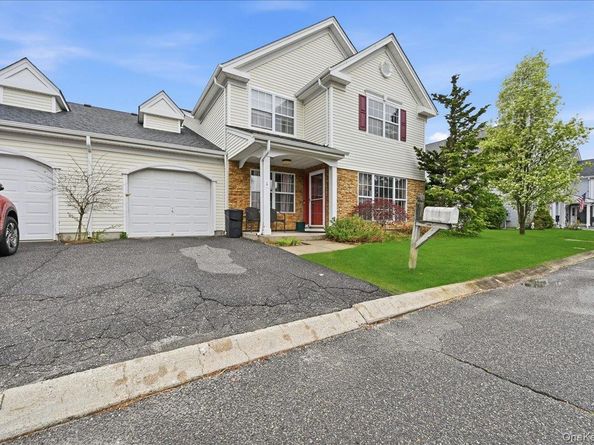 10 Casey Lane, Middle Island NY 11953