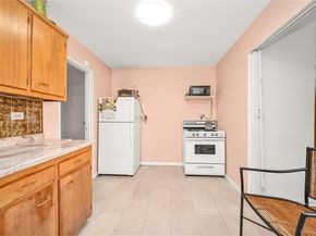 99-10 60Ave 3B, Corona NY 11368