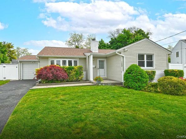 1254 Parkwood Drive, Merrick NY 11566