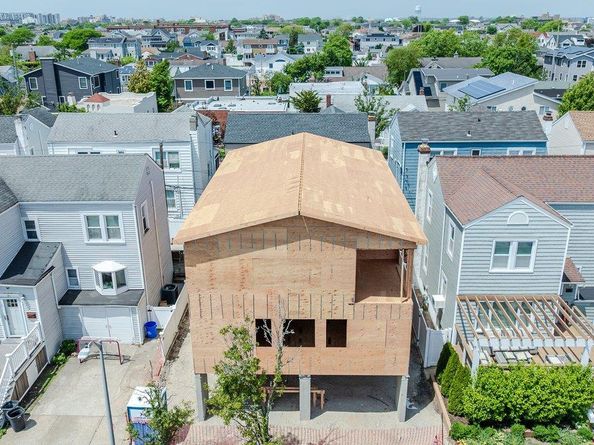 33 Farrell Street, Long Beach NY 11561