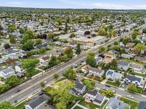 3 Sunrise Street, Plainview NY 11803