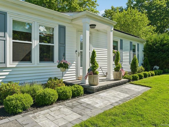 11 Centerview Trail, Ridge NY 11961
