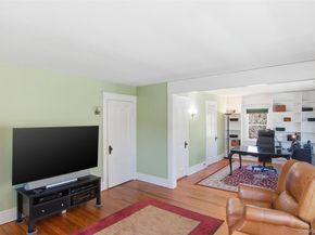 2 Brooklyn Avenue, Stony Brook NY 11790
