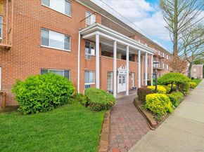 77 S Park Avenue A4, Rockville Centre NY 11570