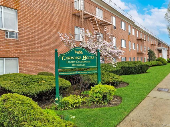 77 S Park Avenue A4, Rockville Centre NY 11570