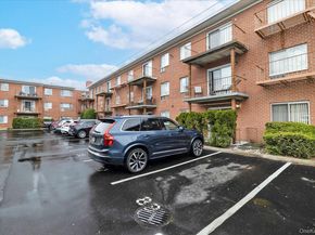 77 S Park Avenue A4, Rockville Centre NY 11570