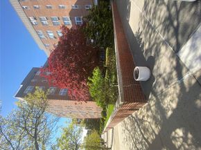 2 Sadore Lane 5Z, Yonkers NY 10710