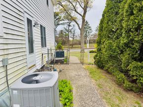 195 Maple Street, Medford NY 11763