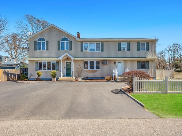 45 Dogwood Road, West Islip NY 11795
