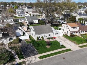13 Peachtree Lane, Levittown NY 11756