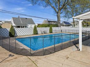 13 Peachtree Lane, Levittown NY 11756