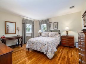 12 May Court, Rockville Centre NY 11570