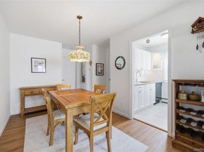 96 Finch Lane 2B, Islip NY 11751