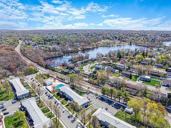 96 Finch Lane 2B, Islip NY 11751