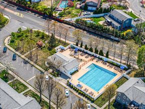 96 Finch Lane 2B, Islip NY 11751