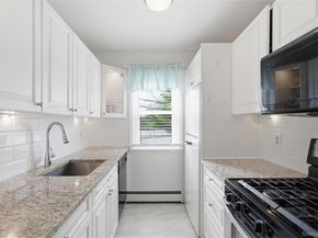 96 Finch Lane 2B, Islip NY 11751