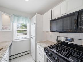 96 Finch Lane 2B, Islip NY 11751