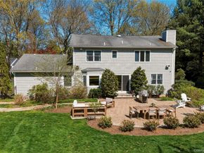 25 Makanna Drive, Huntington NY 11743