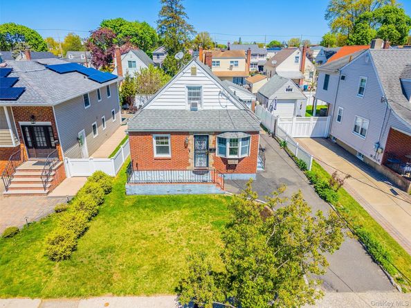 545 7th Avenue, New Hyde Park NY 11040