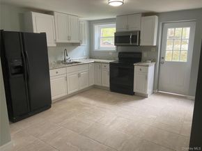 15 Highview Avenue, Selden NY 11784