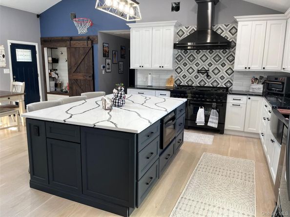 15 Highview Avenue, Selden NY 11784