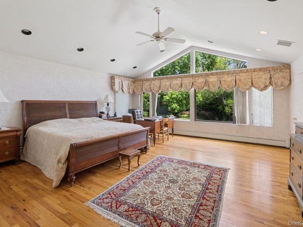 328 W Ivy Hill Road, Woodsburgh NY 11598