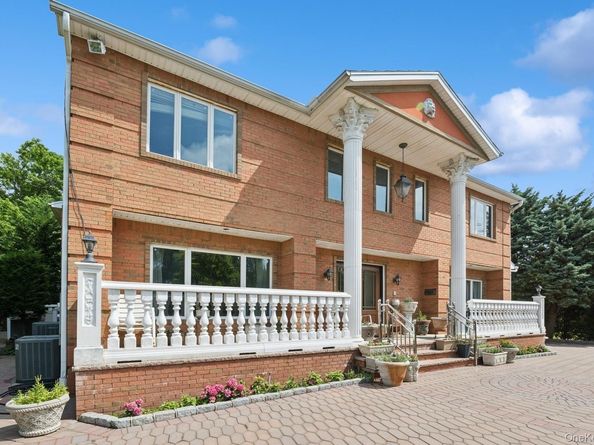 328 W Ivy Hill Road, Woodsburgh NY 11598