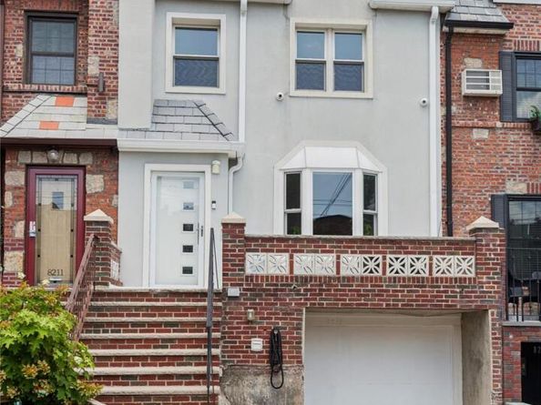 82-15 Penelope Avenue, Middle Village NY 11379