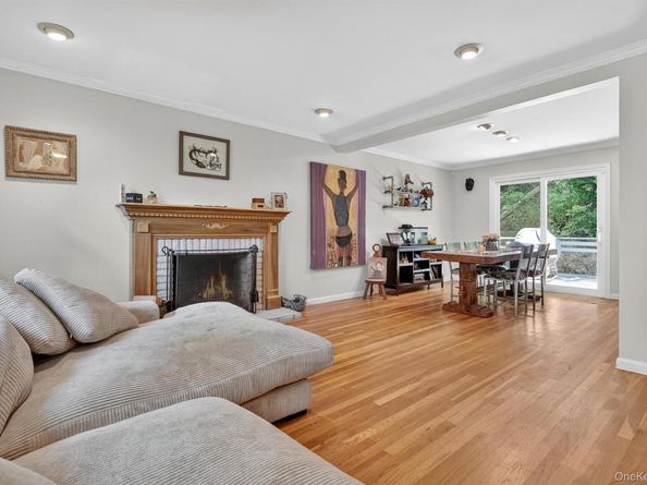 6 Leawood Drive, Briarcliff Manor NY 10562