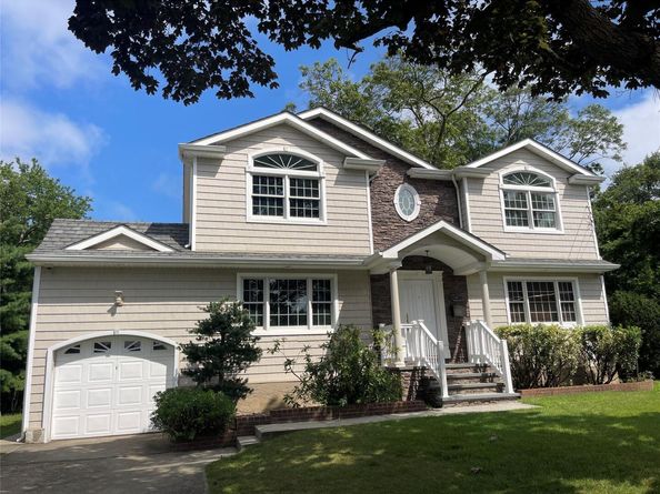8 Trezza Court, Bellmore NY 11710