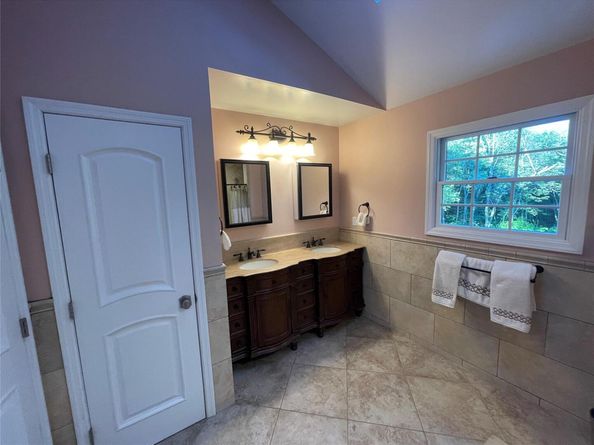 8 Trezza Court, Bellmore NY 11710