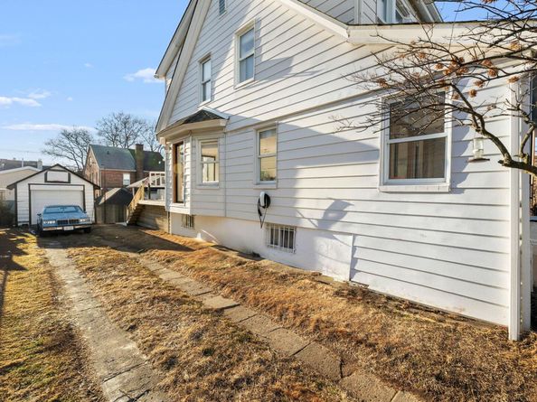 109-44 121st St, South Ozone Park NY 11520