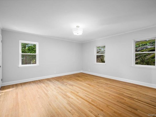 19 Bonnie Way, Larchmont NY 10538