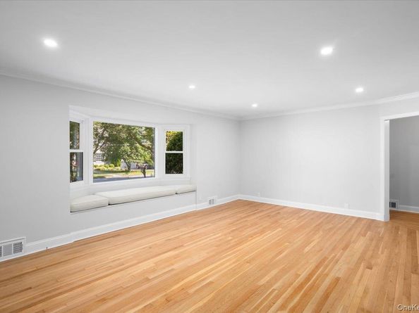19 Bonnie Way, Larchmont NY 10538
