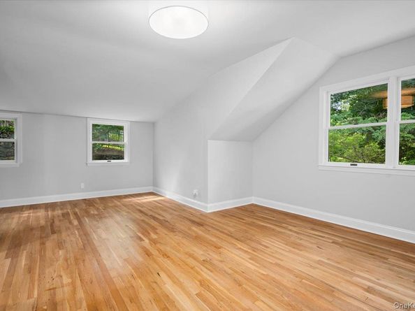 19 Bonnie Way, Larchmont NY 10538