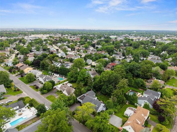 156 Lefferts Road, Woodmere NY 11598