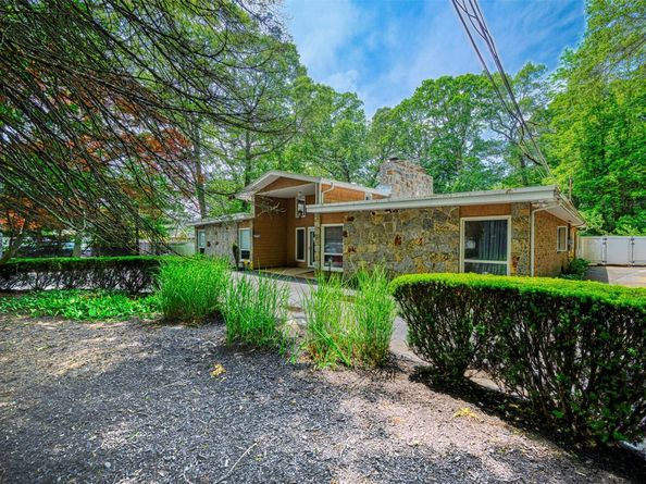 10 Hunter Avenue, Miller Place NY 11764